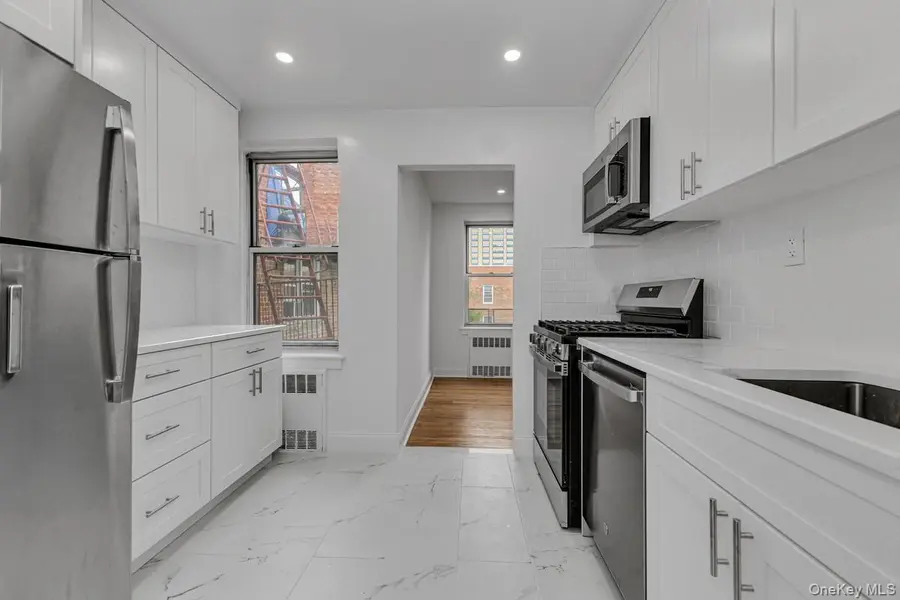 65-35 Yellowstone . BLVD #6F, Forest Hills, NY 11375