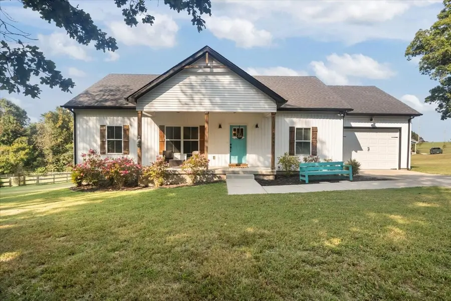 3697 Bowker Rd, Charlotte, TN 37036