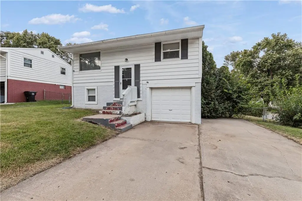 18210 E 17th St  North CT, Independence, MO 64058
