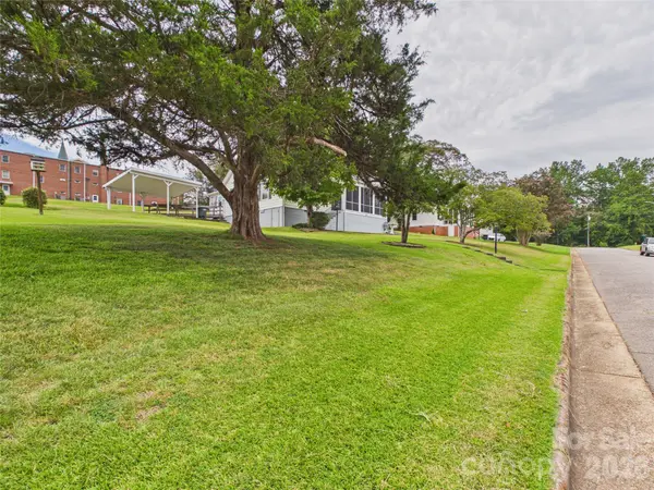 107 Mimosa AVE, Rhodhiss, NC 28630