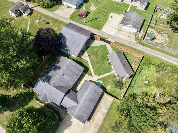 123 8th ST, Oolitic, IN 47421