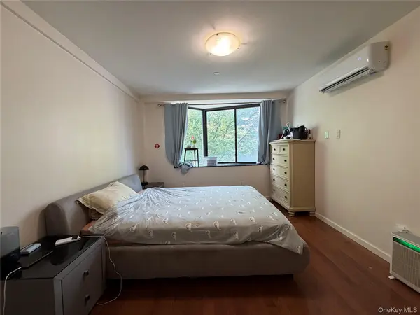 136-46 41st AVE #2F, Flushing, NY 11355
