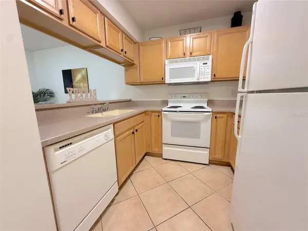 626 BIRD BAY DR S #110, Venice, FL 34285