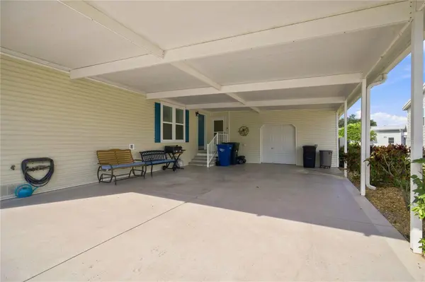 8429 CASTLE GARDEN RD, Palmetto, FL 34221