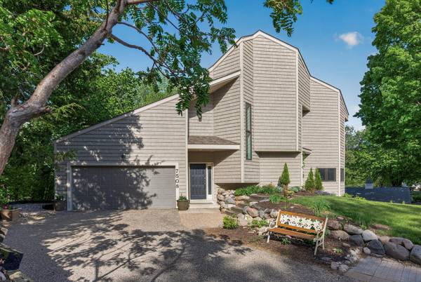 7508 W 77th ST, Chaska, MN 55318