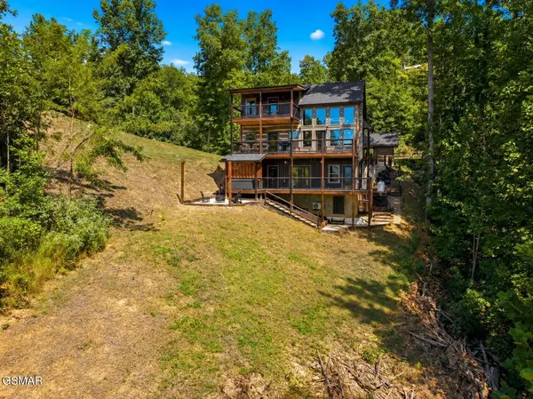 626 Jess Field Road, Gatlinburg, TN 37738