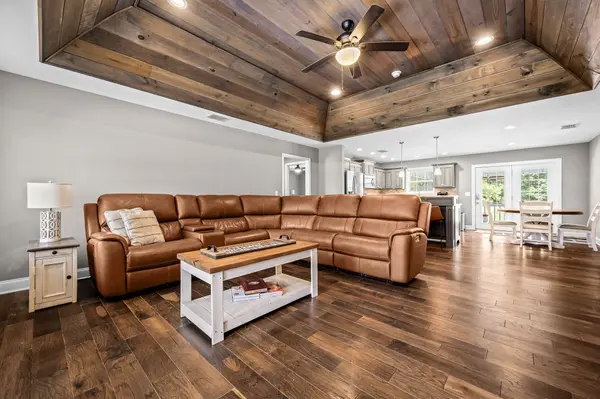 3443 RILEY CREEK RD, Normandy, TN 37360
