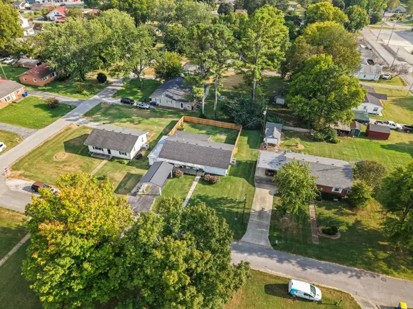 413 Sampson Ave, Adairville, KY 42202