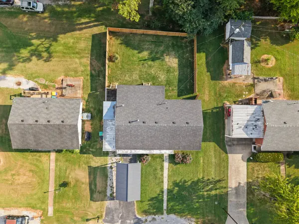 413 Sampson Ave, Adairville, KY 42202
