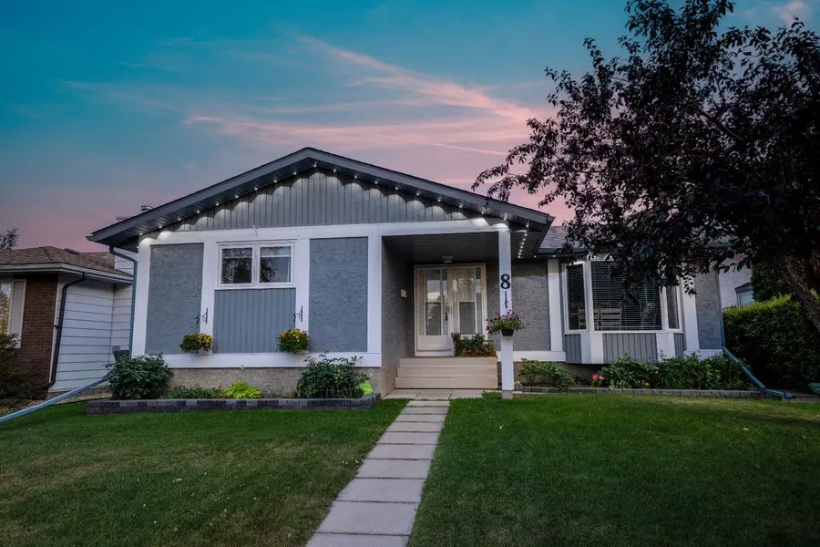 8 Caswell Close, Red Deer, AB T4P 2T6