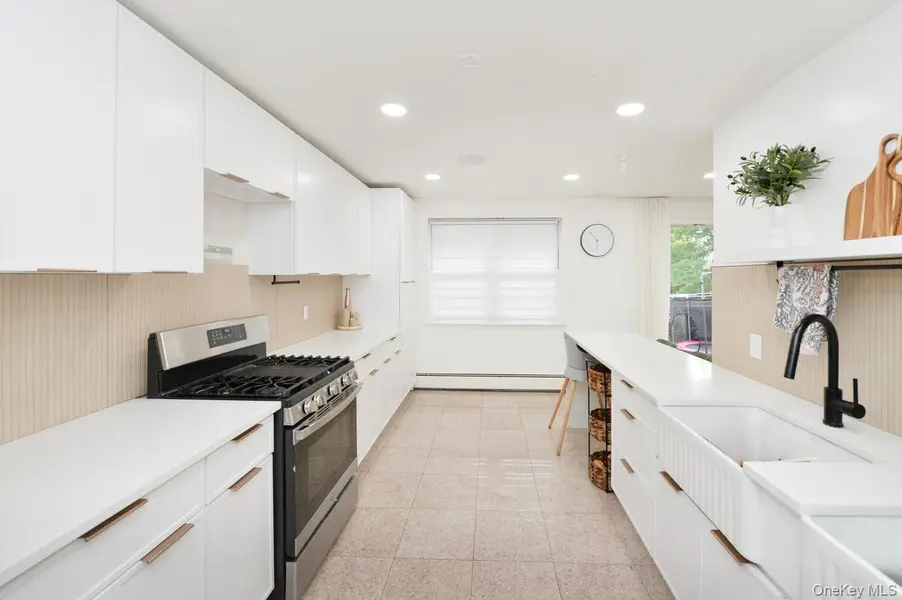 232 Kearsing Pkwy #G, Monsey, NY 10952