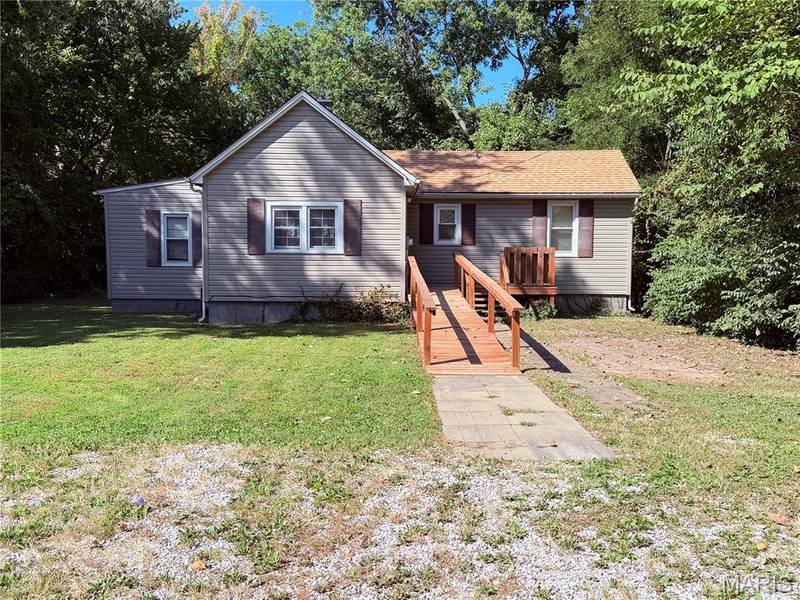 6800 Wille DR, Maryville, IL 62062
