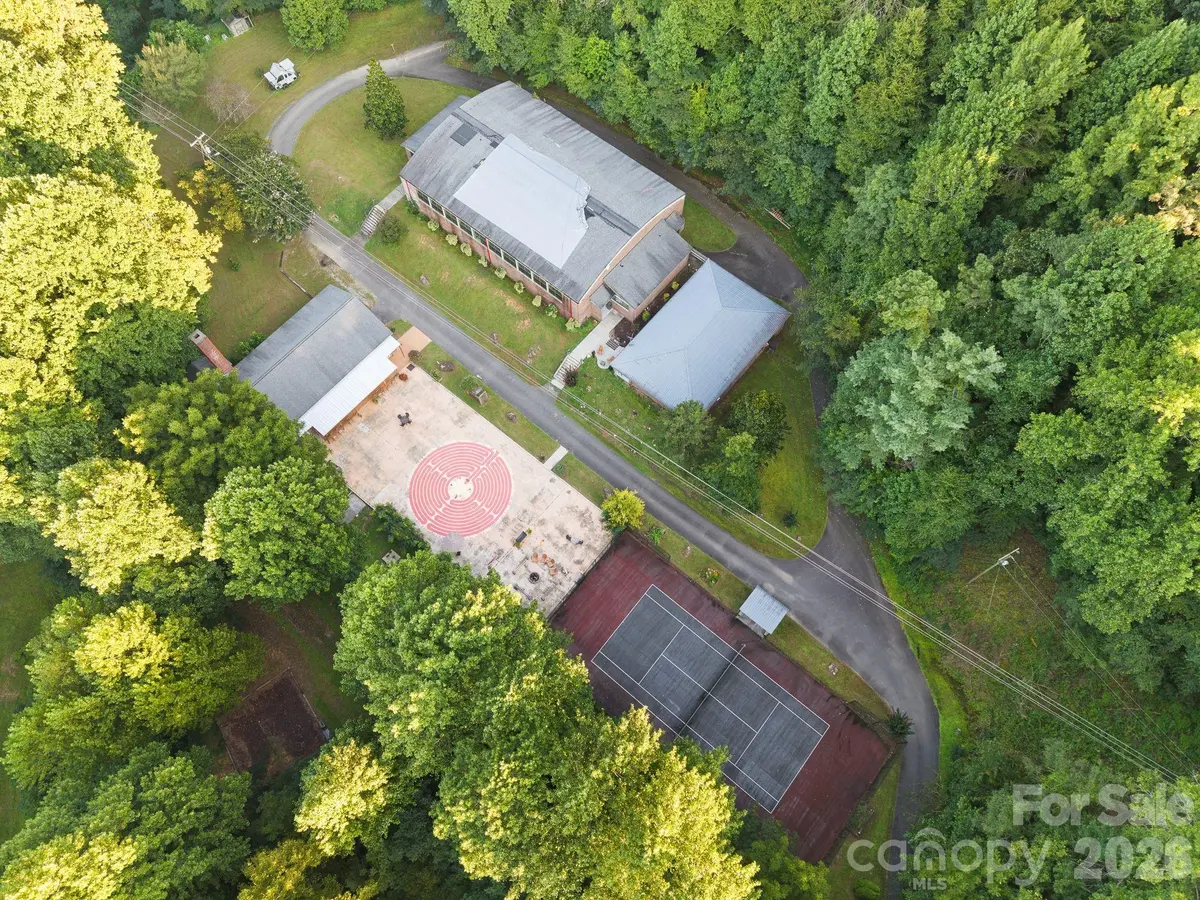 504 Mountain View RD, Robbinsville, NC 28771
