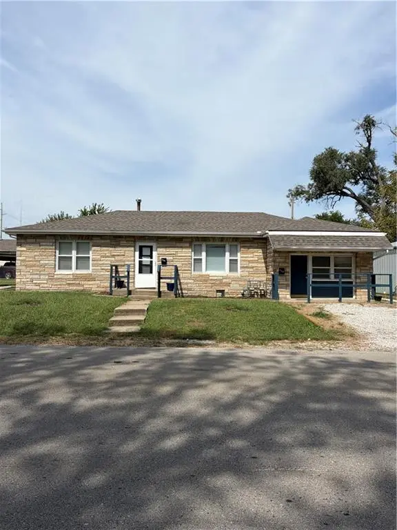 406/408 Ella ST, Belton, MO 64012