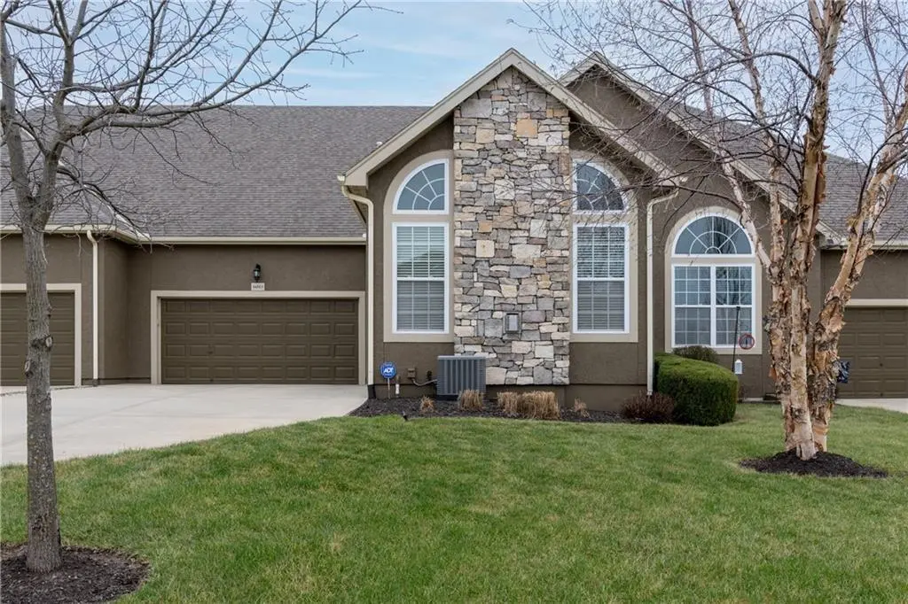 16513 W 168th PL, Olathe, KS 66062