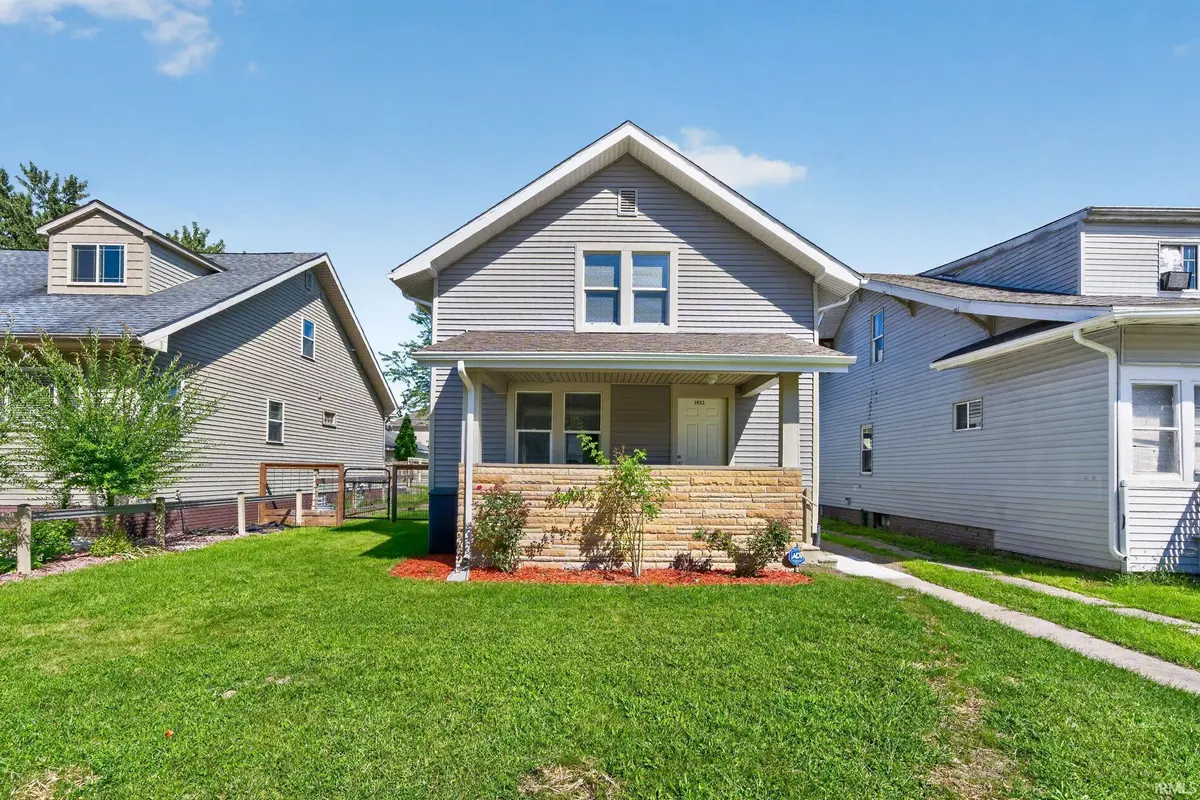 1022 Diamond AVE, South Bend, IN 46628-2716