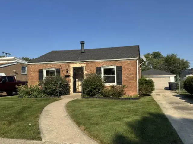 9855 S CAMPBELL AVE, Evergreen Park, IL 60805