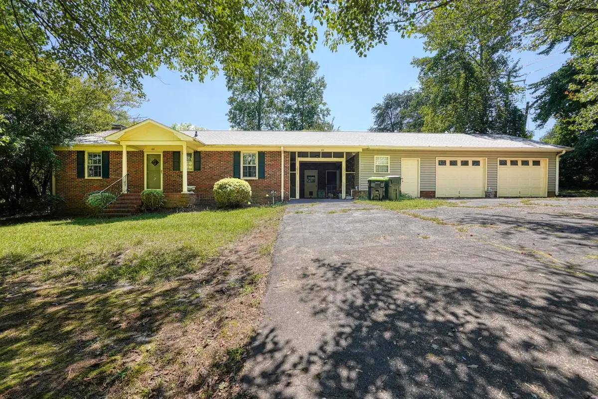 100 Carpenter DR, Landrum, SC 29356