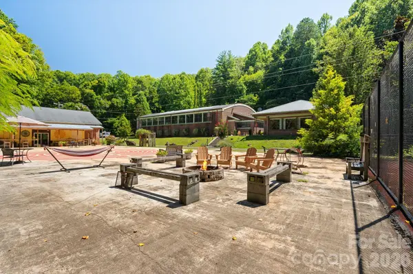 504 Mountain View RD, Robbinsville, NC 28771