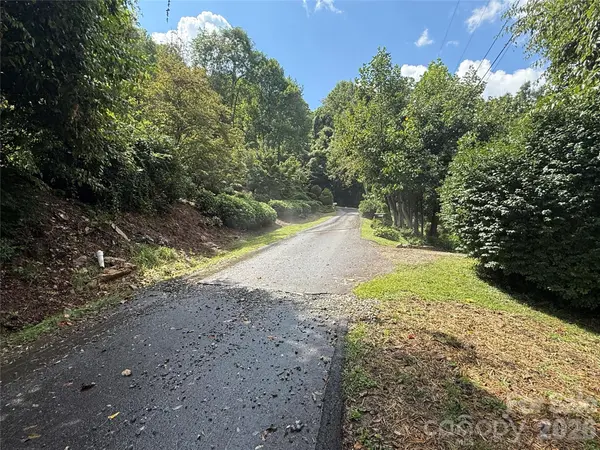 10 Lewis LN #10, Maggie Valley, NC 28751