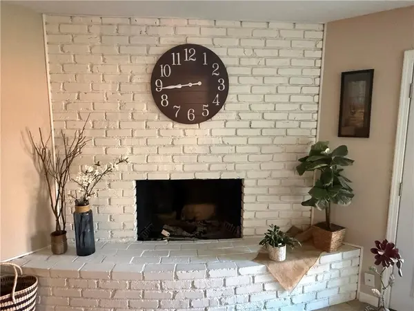 200 W 104th TER, Kansas City, MO 64114