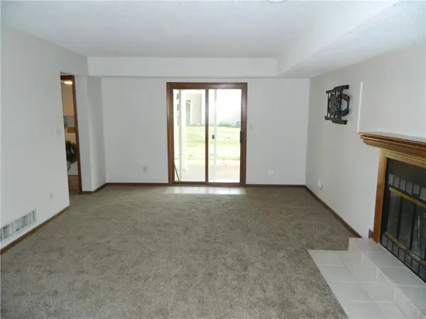 3619 Lakecrest CT, Lawrence, KS 66049
