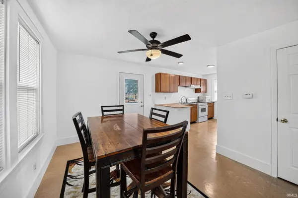 1022 Diamond AVE, South Bend, IN 46628-2716