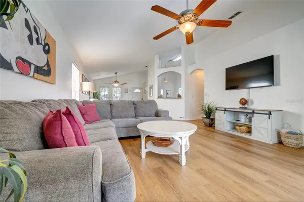 136 TROON CIR, Davenport, FL 33897