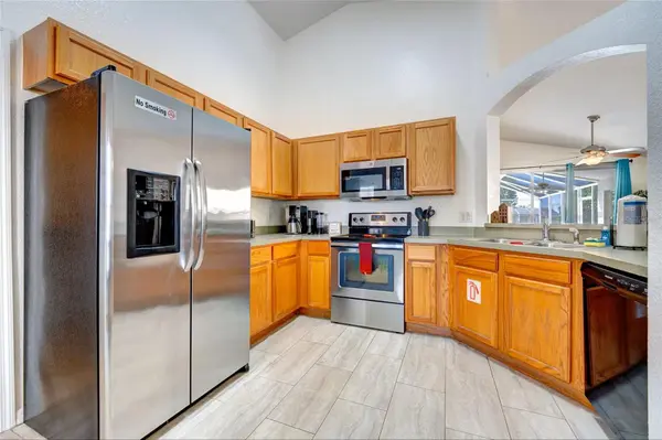 136 TROON CIR, Davenport, FL 33897