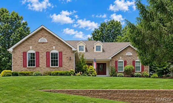 1 Big Bluff CT, St Charles, MO 63304
