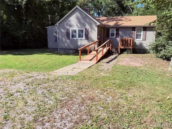 6800 Wille DR, Maryville, IL 62062