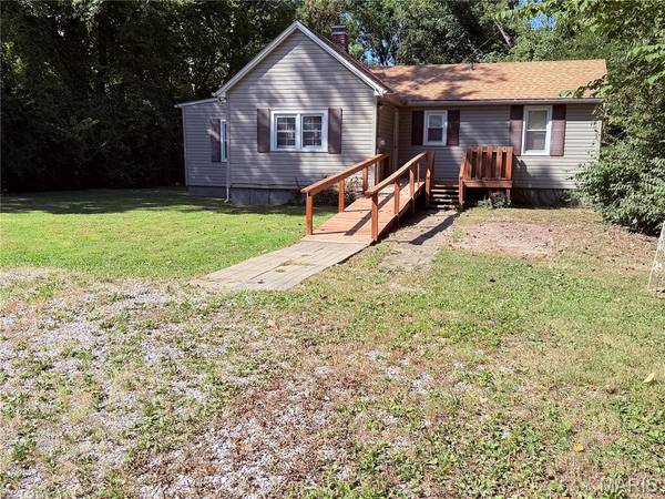 6800 Wille DR, Maryville, IL 62062