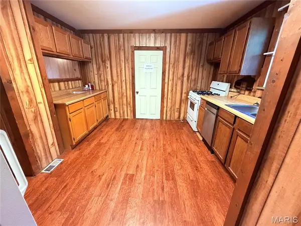 6800 Wille DR, Maryville, IL 62062