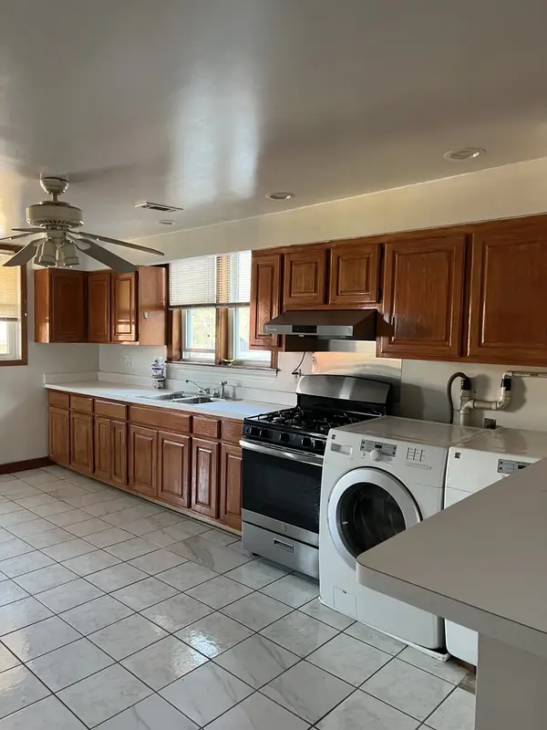 3041 S Lowe AVE, Chicago, IL 60616