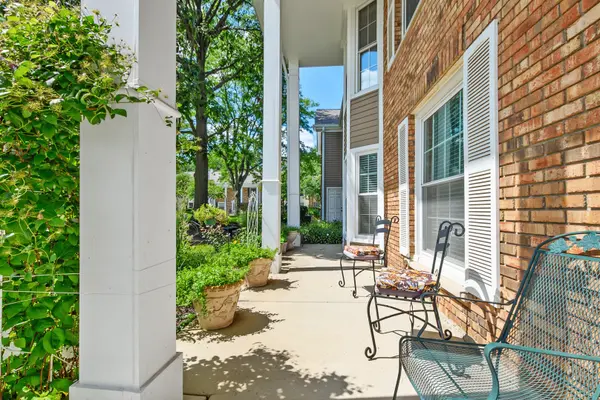 1105 Spring Garden CIR #5, Naperville, IL 60563