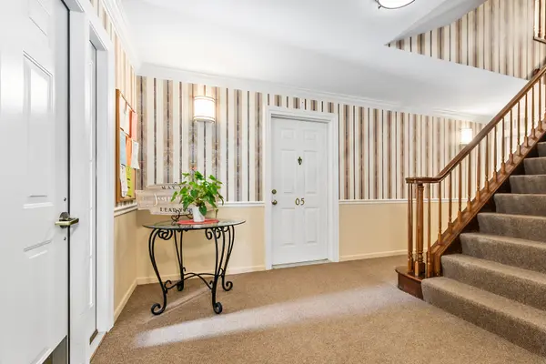 1105 Spring Garden CIR #5, Naperville, IL 60563