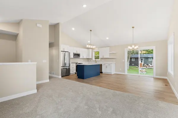 1312 Robinwood LN, Faribault, MN 55021