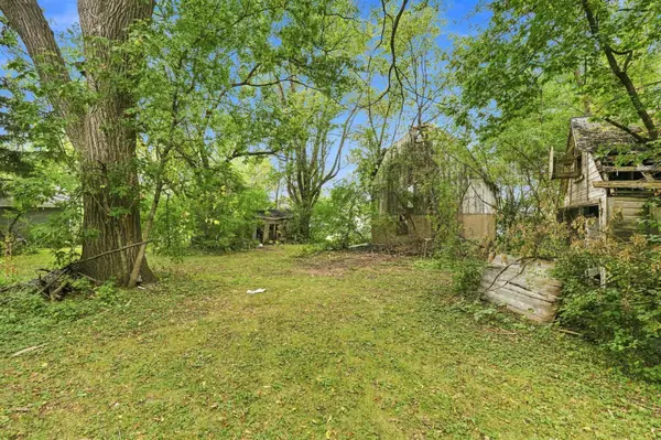 401 S Division ST, Roberts, WI 54023