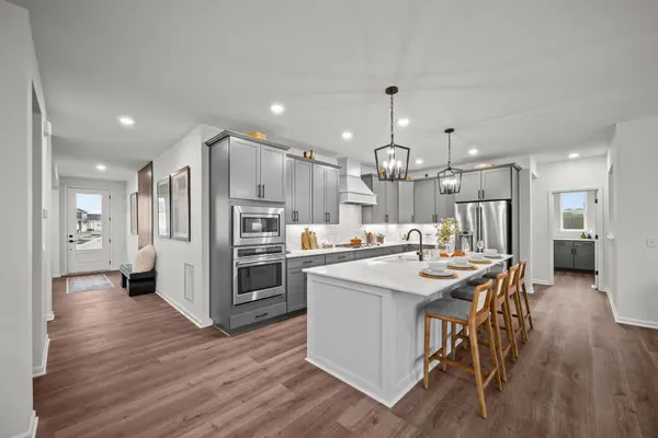 6170 60th PL N, Plymouth, MN 55446