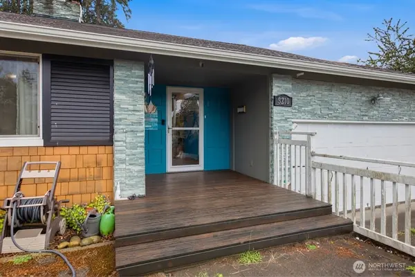 3210 Scenic DR SE, Auburn, WA 98092