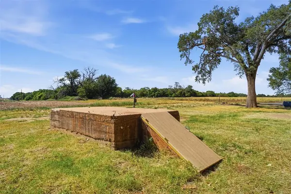 15801 S County Road 2064 RD, Altus, OK 73521
