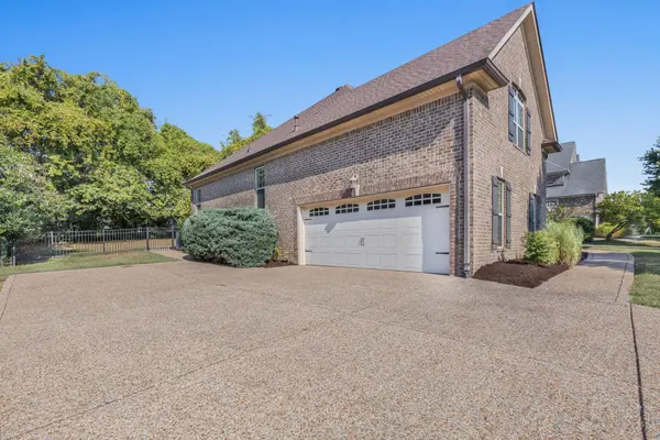 1012 Whispering Wind Way, Hendersonville, TN 37075