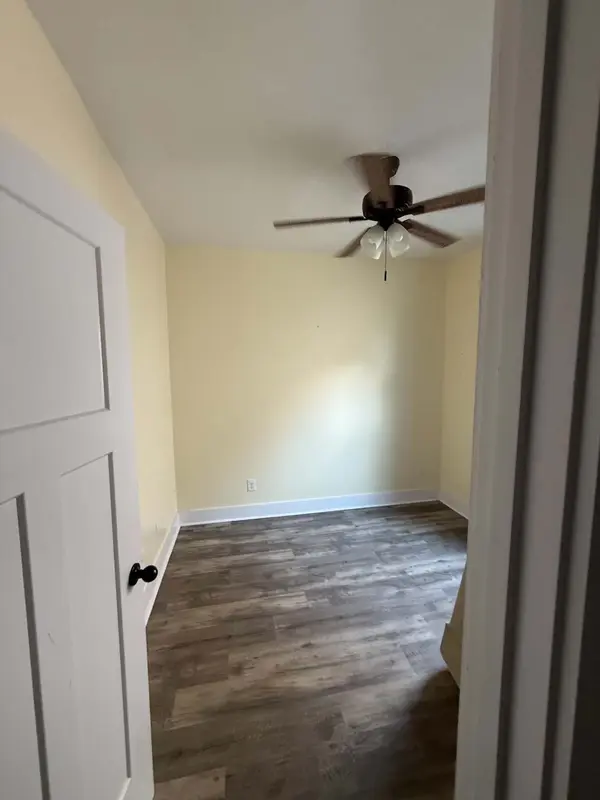 308 College St, Burns, TN 37029