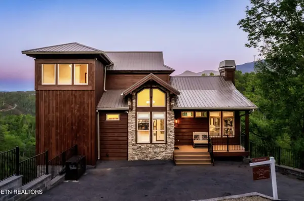 811 Sourwood Drive, Gatlinburg, TN 37738