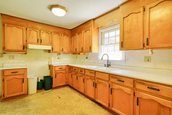 100 Carpenter DR, Landrum, SC 29356