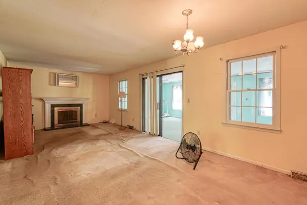 100 Carpenter DR, Landrum, SC 29356