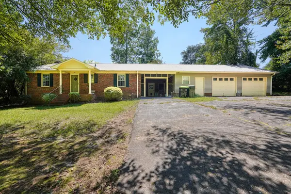 100 Carpenter DR, Landrum, SC 29356