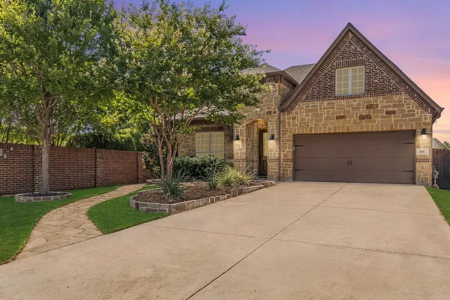 401 Middleton Drive, Roanoke, TX 76262