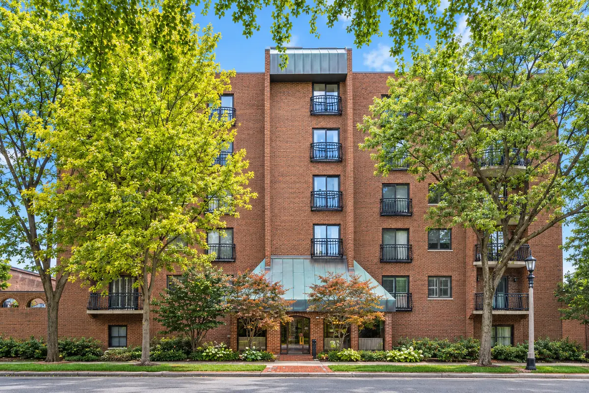 7575 Lake ST #4B, River Forest, IL 60305