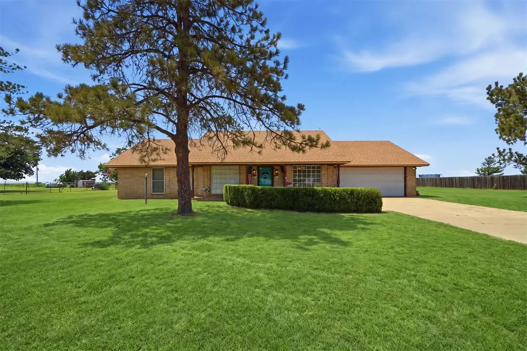 20423 E County Road 1567 RD, Altus, OK 73521